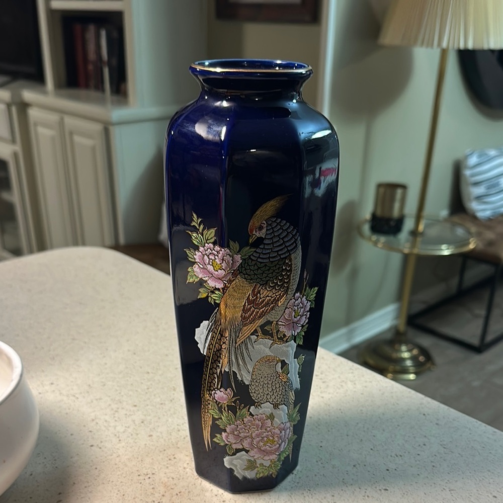 Japanese Blue Vase with Bird and Floral Design, Made in Japan - Picture 7 of 11